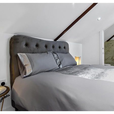 Sleek And Modern Studio With Minimalist Vibe Apartment Chelmsford Exterior foto