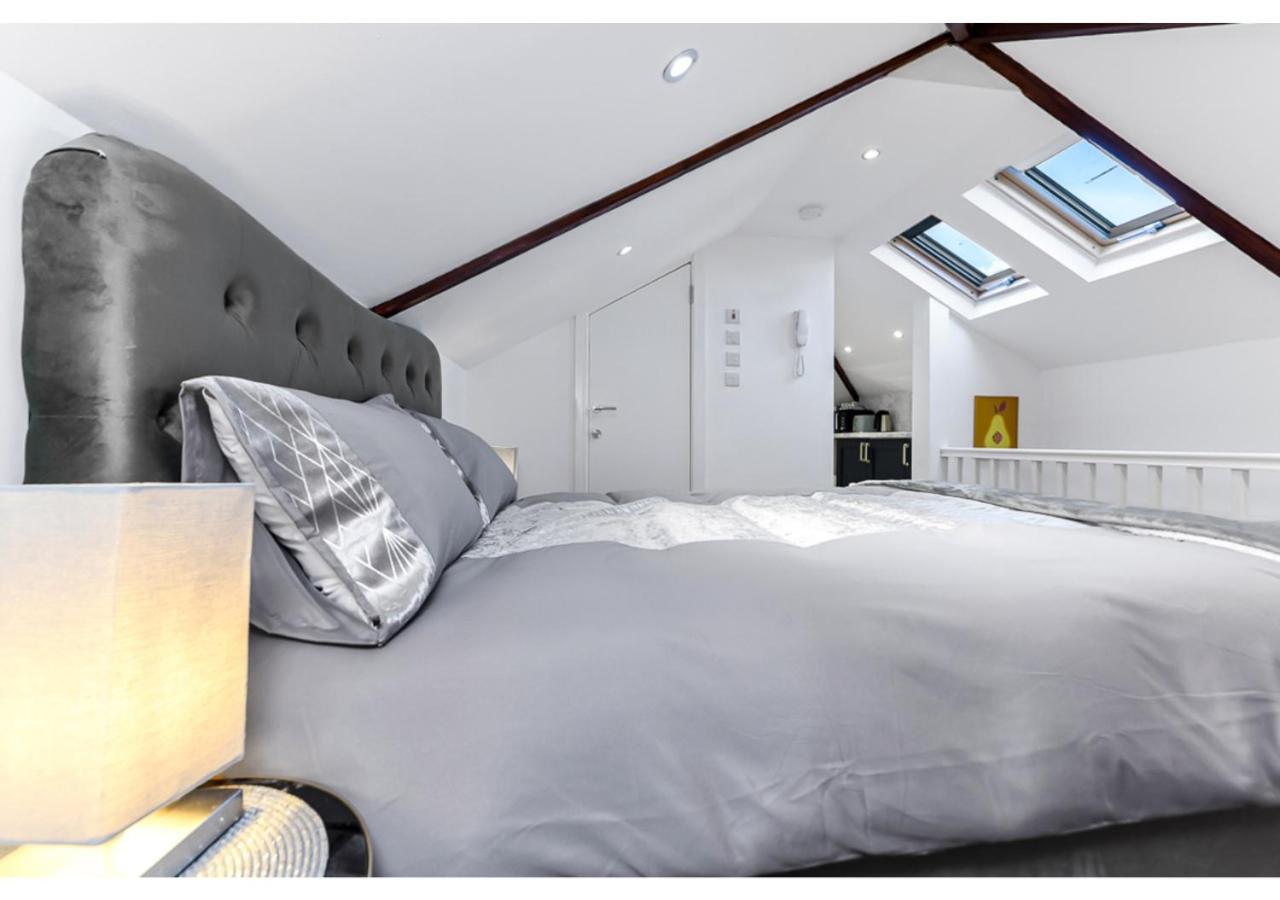 Sleek And Modern Studio With Minimalist Vibe Apartment Chelmsford Exterior foto